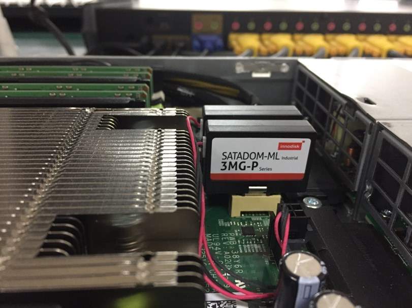 Dual SATADOM mounted on server motherboard (Source: Innodisk)